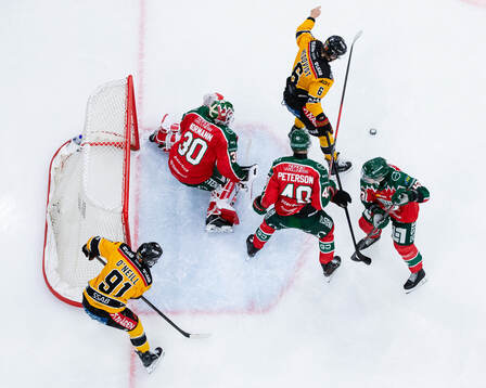 Luleås Isac Hedqvist styr in 0-2 i mål bakom Frölundas