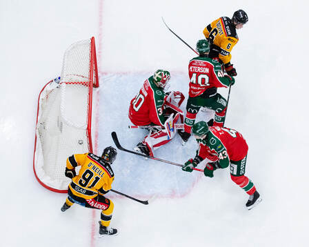Luleås Isac Hedqvist styr in 0-2 i mål bakom Frölundas