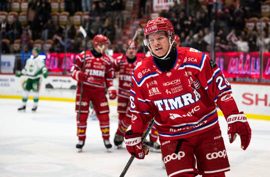 Timrås Anton Heikkinen jublar