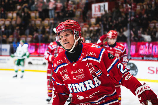 Timrås Anton Heikkinen jublar