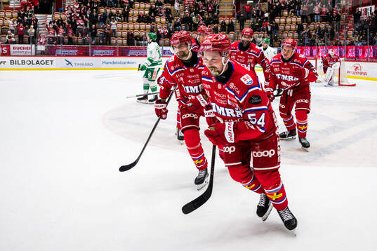 Timrås Jonathan Dahlén jublar