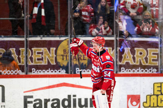 Timrås Jonathan Dahlén jublar