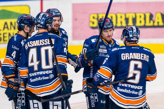 Växjös Eemeli Suomi jublar