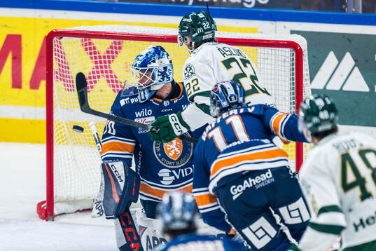 Färjestads Per Åslund gör 1-1