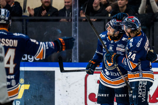 Växjös Manuel Ågren jublar
