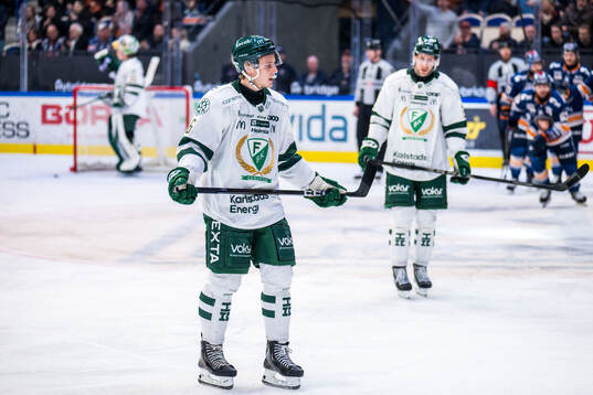 Färjestads Albert Wikman och Per Åslund deppar