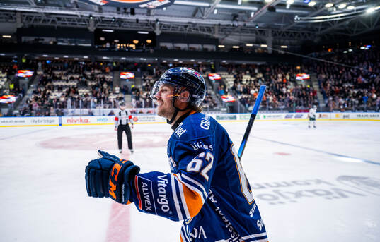 Växjös Manuel Ågren jublar