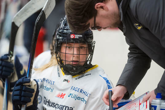 HV71s Tea Løkke Nyberg och tränare Thomas Pettersen