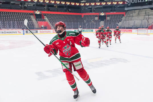 Modos 24 Ebba Hedqvist jublar