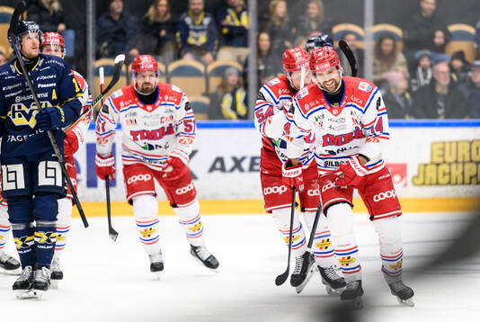 Timrås Emil Pettersson jublar