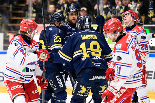 HV71s Victor Laz jublar