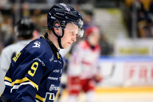 HV71s Hugo Pettersson reagerar