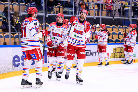 Timrås Emil Pettersson jublar