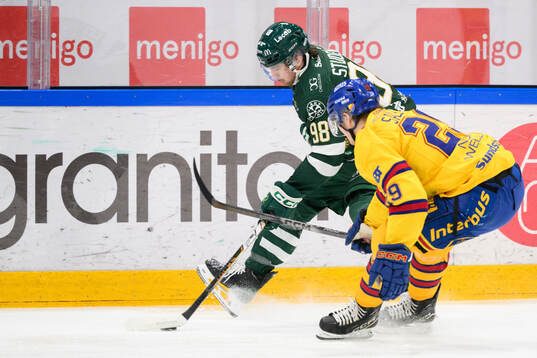 Färjestads Marian Studenic och Djurgårdens Håvard Salsten