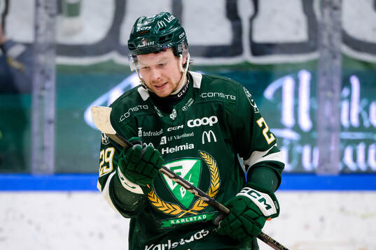 Färjestads Oskar Steen deppar