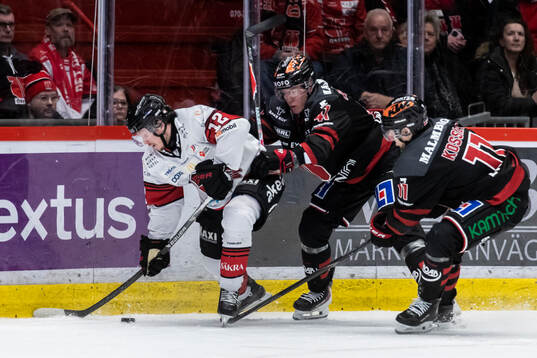 Malmö Redhawks Linus Öberg och Örebros Kalle Kossila