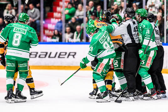 Luleås Markus Nurmi och Rögles Calvin De Haan