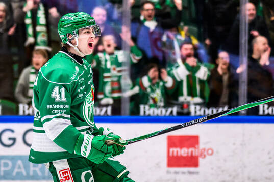 Rögles Simon Zether jublar