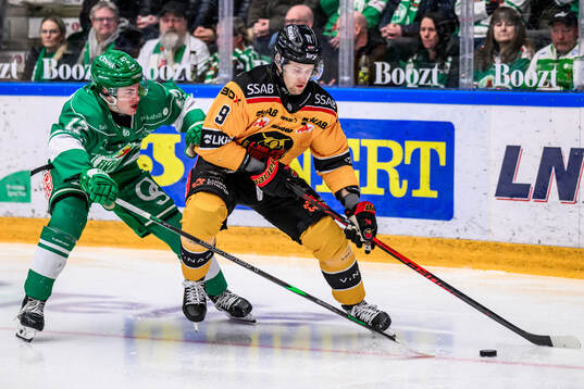 Rögles Isak Norlin och Luleås Heikki Liedes
