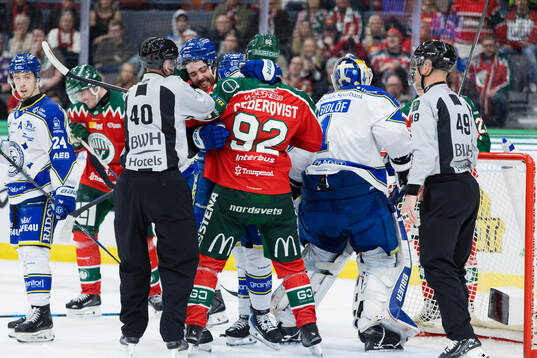 Leksands Nolan Stevens och Frölundas Filip Cederqvist