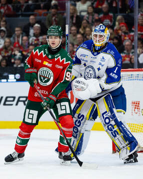 Frölundas Filip Cederqvist och Leksands målvakt Marcus