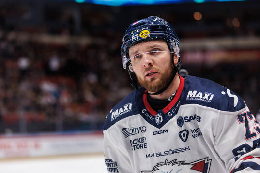 Linköpings Robin Kovacs jublar