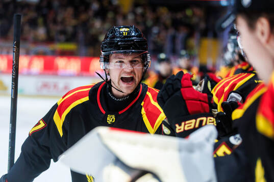 Brynäs Mattias Norlinder jublar