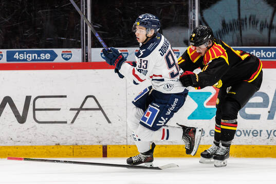 Linköpings Oliver Johansson och Brynäs Kieffer Bellows