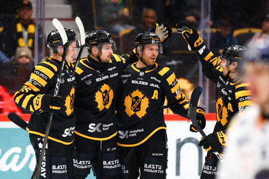 Skellefteås Oliver Okuliar jublar
