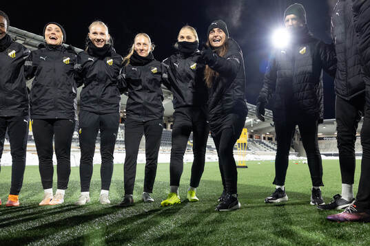 Häckens tränare Elena Sadiku