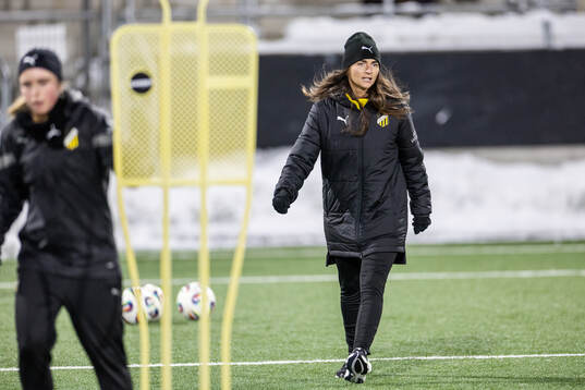 Häckens tränare Elena Sadiku