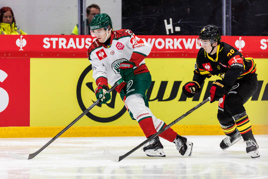 Jere Innala of Frölunda and Gustav Hillström of Brynäs