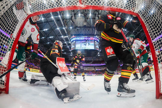 Max Friberg of Frölunda celebrates