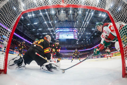 Max Friberg of Frölunda scores the 0-2 goal behind