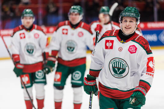 Ivar Stenberg of Frölunda celebrates