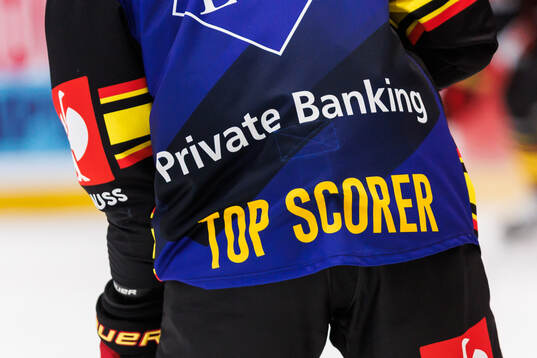 Jack Kopacka of Brynäs with a Top scorer shirt