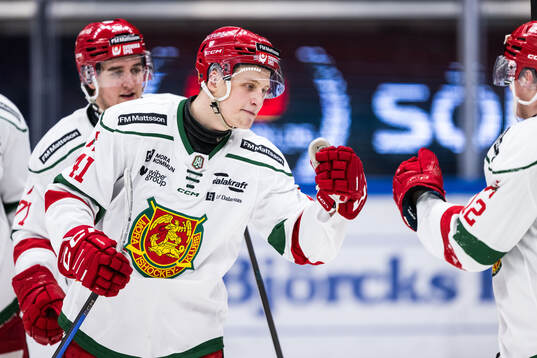 Moras Romeo Edvardsen Sörensen jublar