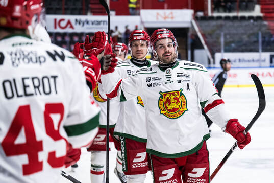 Moras Arvid Degerstedt jublar