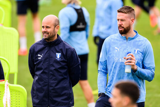 Huvudtränare Miguel Angel Ramirez och Pontus Jansson