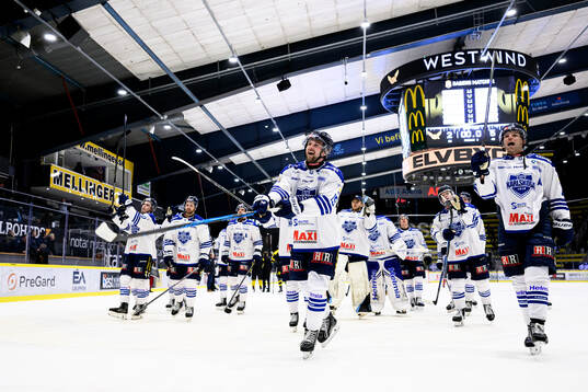 Bläddra bland fler bilder av Ishockey, Hockeyallsvenskan, Västerås - Karlskoga