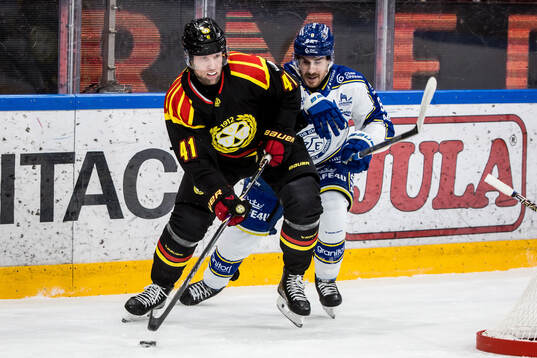 Brynäs Greg Scott och Leksands Matt Caito
