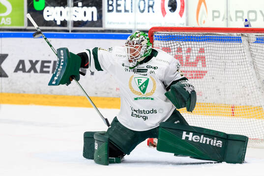 Färjestads målvakt Emil Larmi