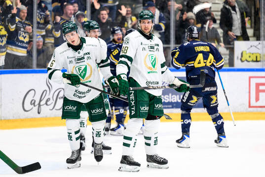 Färjestads Albert Wikman och Filip Roos deppar