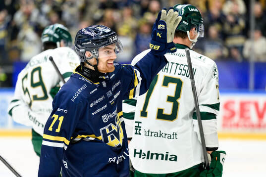 HV71s William Ignberg Nilsson jublar
