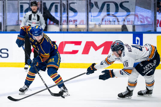 Djurgårdens Mathias Emilio Pettersen och Växjös Dennis