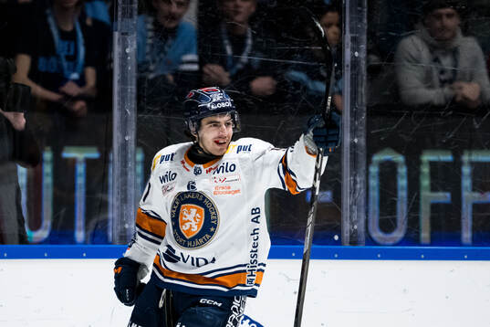 Växjös Felix Robert jublar