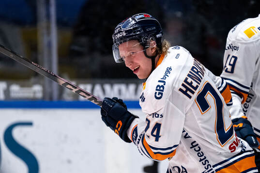 Växjös Karl Henriksson jublar