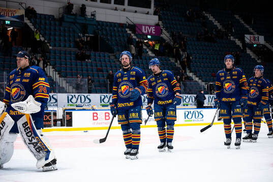 Djurgårdens Jacob Josefson deppar ishockeymatchen i SHL
