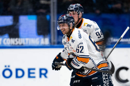 Växjös Manuel Ågren jublar