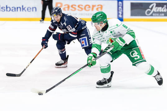 Linköpings Markus Ljungh och Rögles Karson Kuhlman